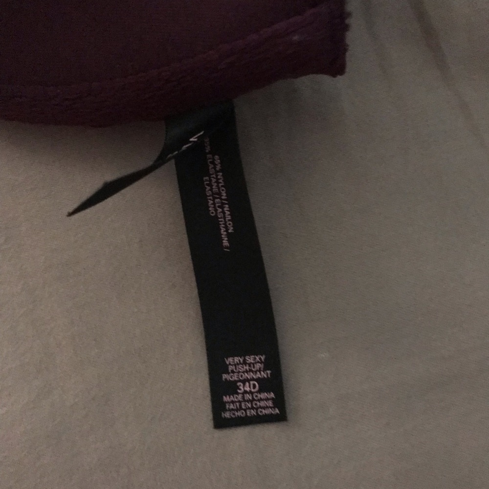 VS push-up Bra - Picture 3 of 3